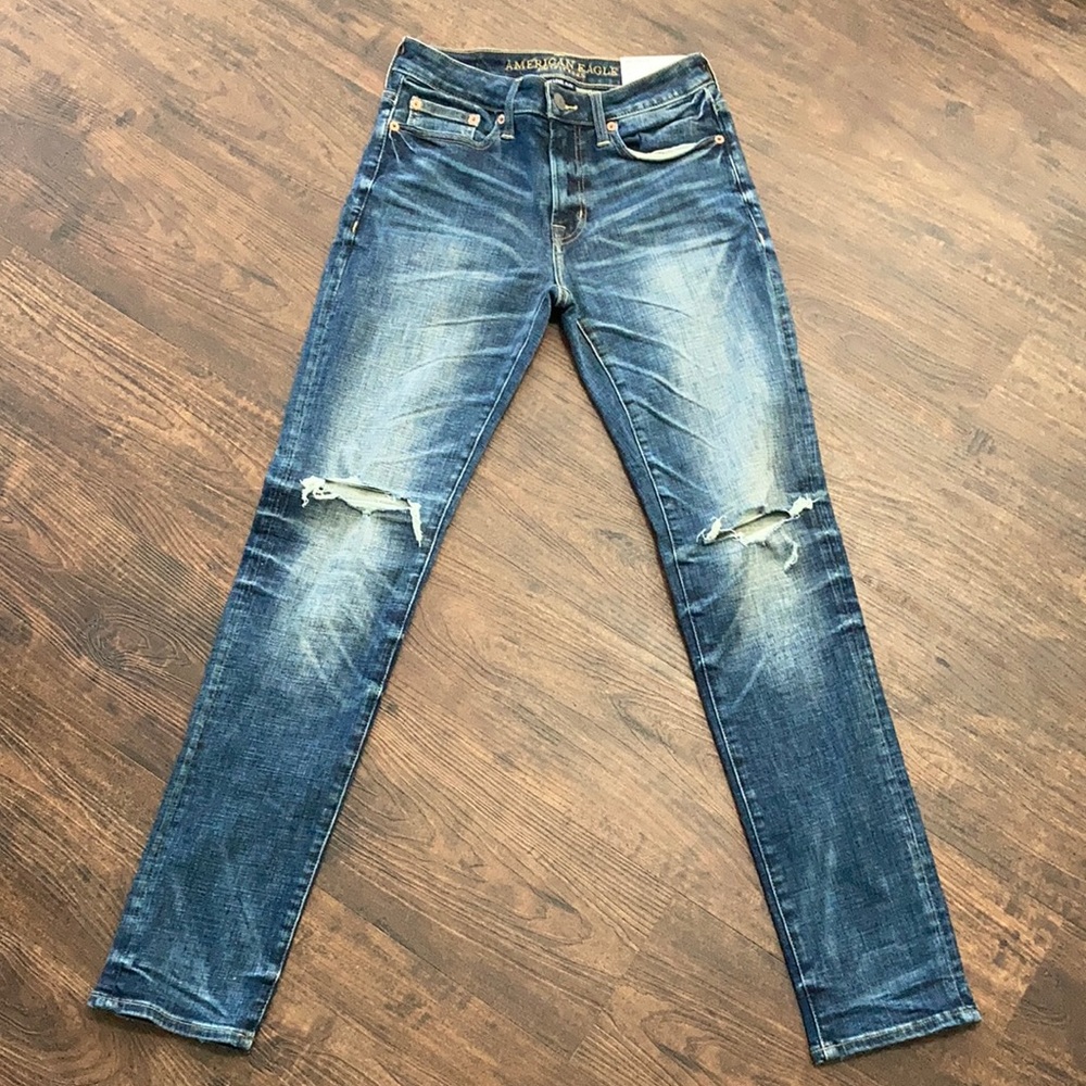 NWT American Eagle distressed blue jeans